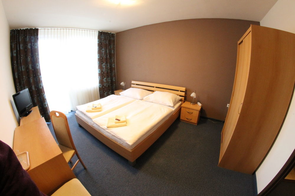 Hotel Spectrum Trnava Exterior foto