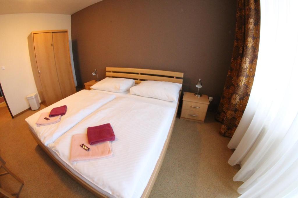 Hotel Spectrum Trnava Quarto foto